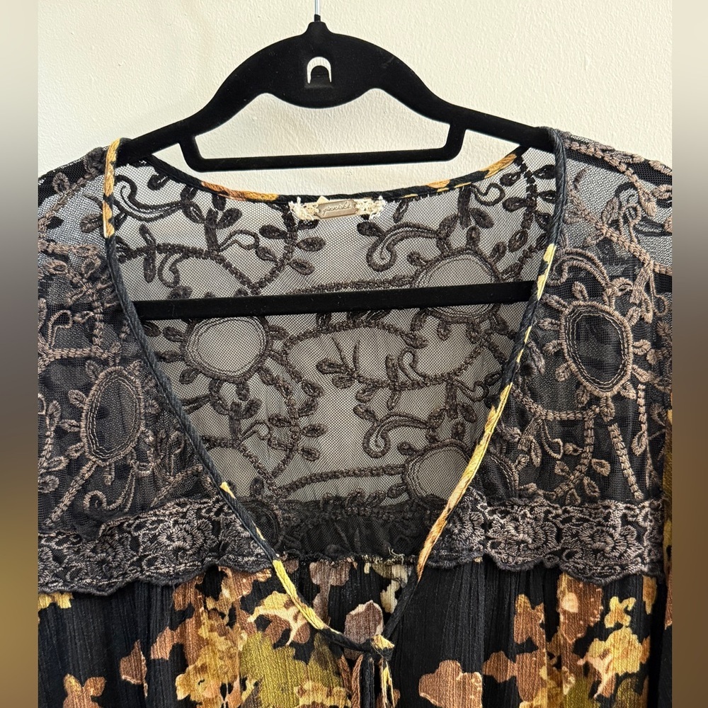 Gimmicks by BKE Boho Floral Lace Blouse L - Picture 3 of 14